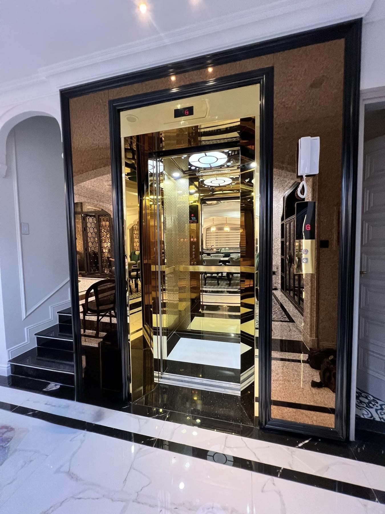 Thang máy tải khách khách FUJI 630KG- 5 điểm dừng- tại Monaco 01- Vinhomes Imperia- Hải Phòng